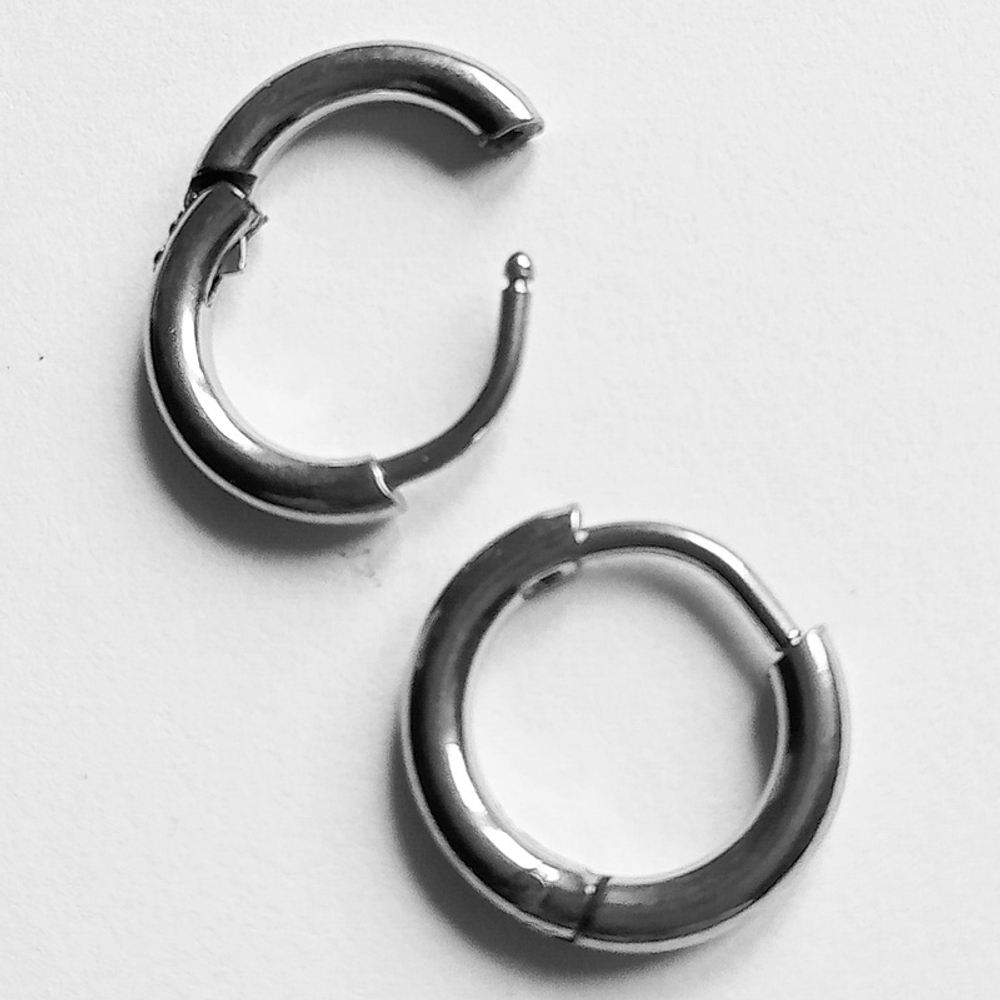 Серьги-кольца стальные, диаметр 8 мм, толщина 2.5мм, для пирсинга ушей. Медицинская сталь. Цена за пару!