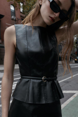 ZARA ТОП ИЗ ИСКУССТВЕННОЙ КОЖИ С РЕМНЕМ, ЧЕРНЫЙ