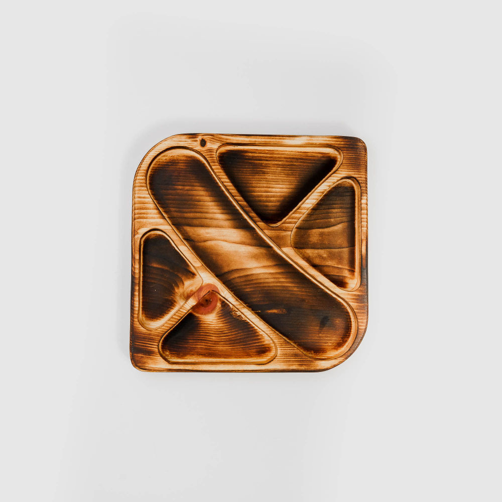 Деревянная менажница для подачи блюд из кедра