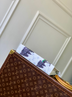 Louis Vuitton Pochette Voyage MM