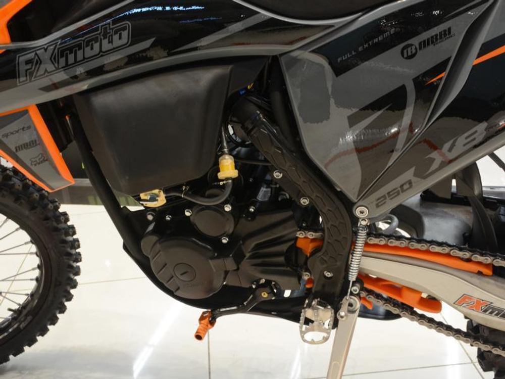 Кроссовый мотоцикл FXmoto X8 250 CC 21/18