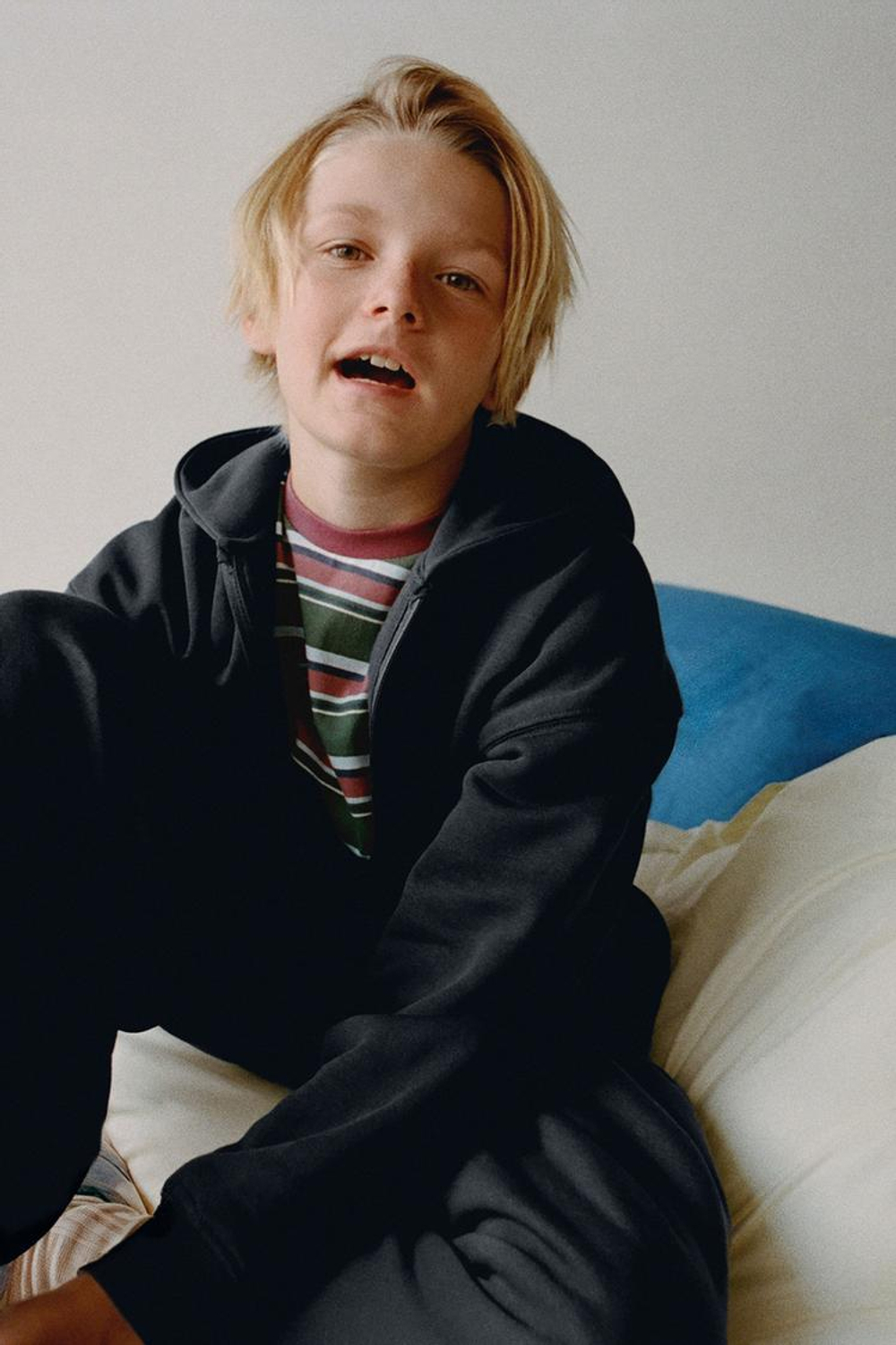 ZARA ТОЛСТОВКА НА МОЛНИИ, АНТРАЦИТОВО-СЕРЫЙ