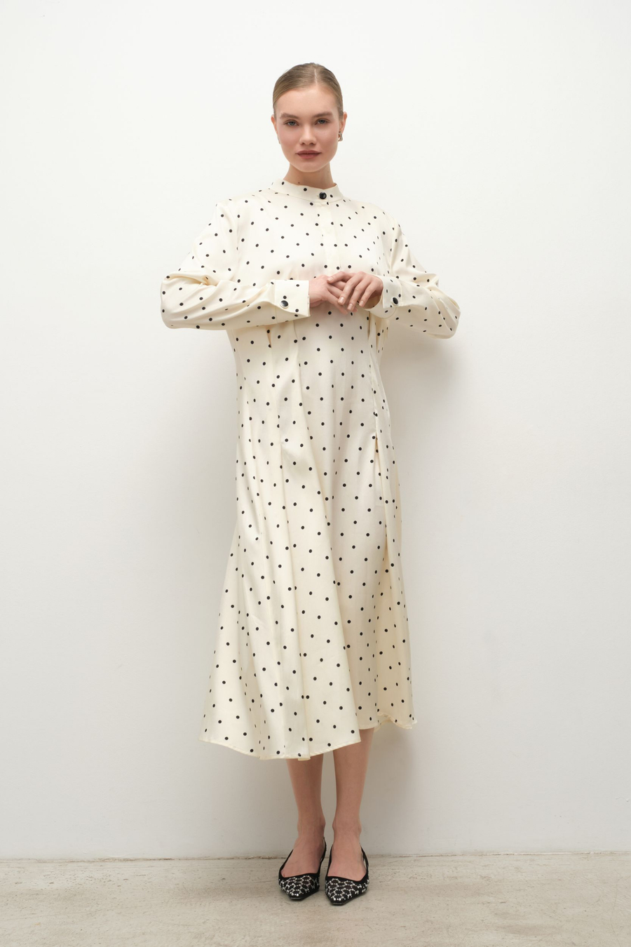 Платье полуприталенное в горох