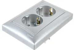 Розетка Legrand Valena с заземлением двойная алюминий 16165