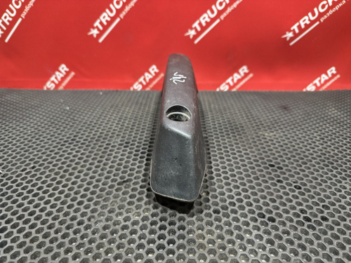 Ручка решетки радиатора левая