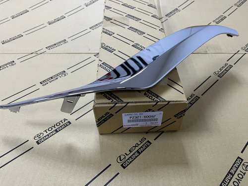 Накладка кузова Executive TOYOTA PZ32160097