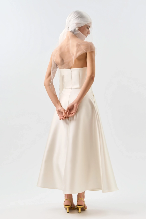 Платье миди с лифом бандо