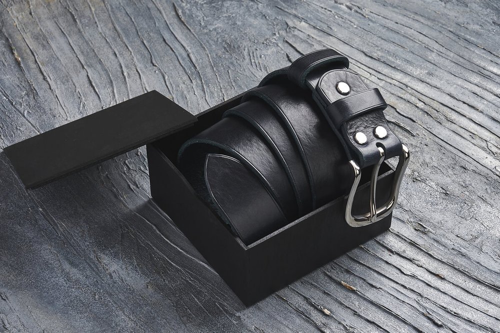 Ремень из текстурной итальянской кожи, цвет «грозовой», хромированная пряжка