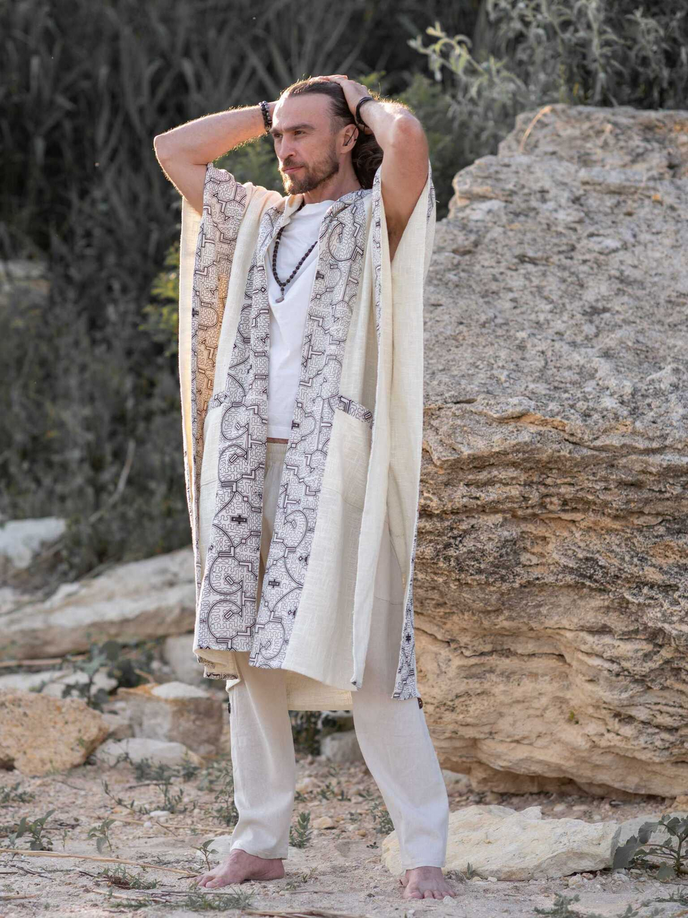 Накидка с капюшоном и орнаментом Аяуаска