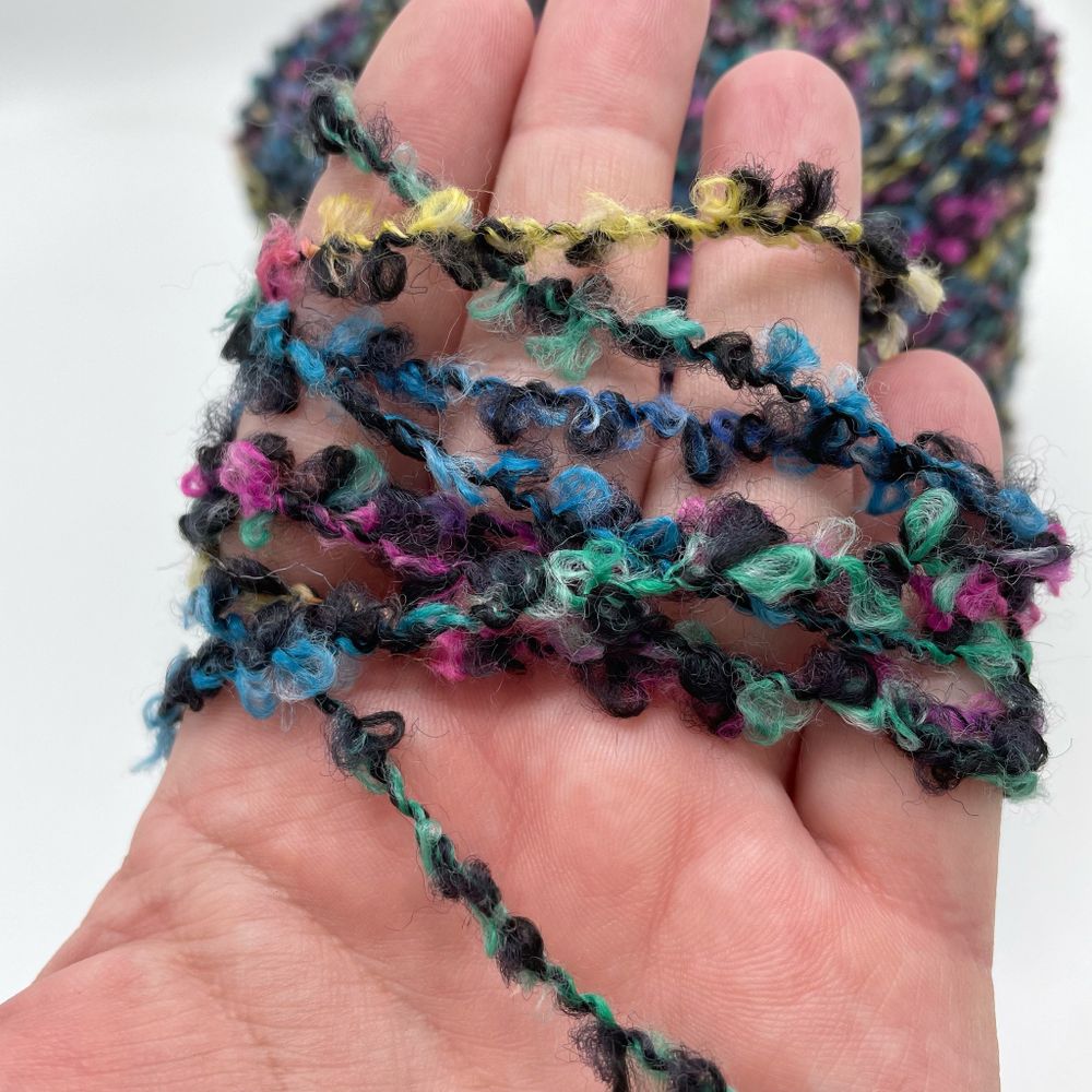 Букле Industria Italiana Filati S.P.A. 30% меринос 12% полиамид 53% полиакрил