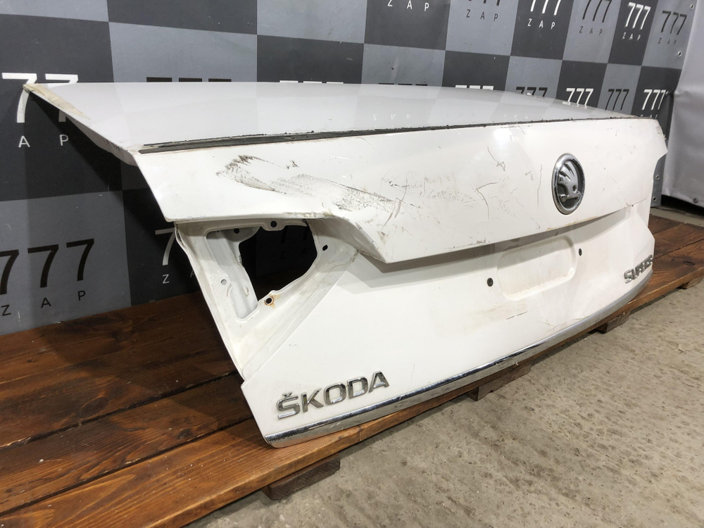 Крышка багажника Skoda Superb 2 13-15 Б/У Оригинал 3T5827159D