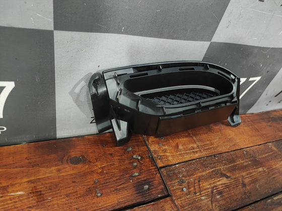 Накладка глушителя правая Mercedes GLE (C292) 15-19 Новое Оригинал A2928850723