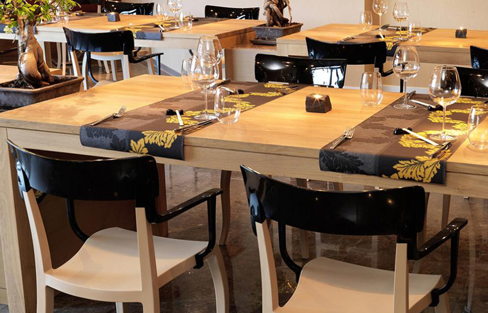 Кресло пластиковое Papatya Hera-K, белый, черный