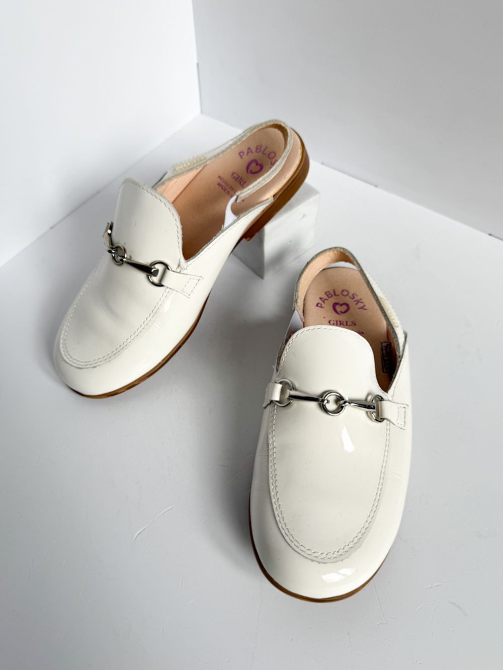 Лаковые сабо Pablosky, 32