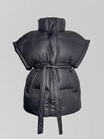 Жилетка Haiziyuan 8017 однотонная на молнии с поясом