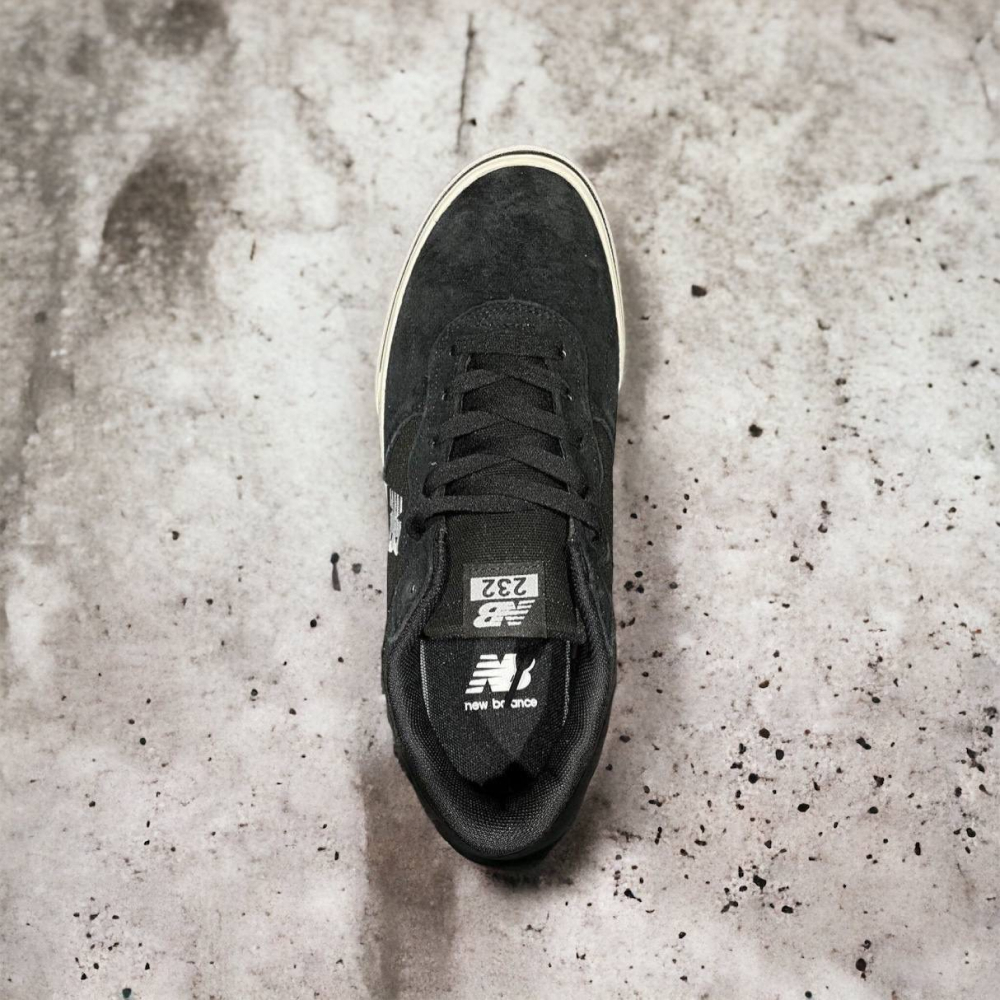 New Balance 232 • Black