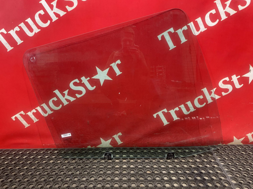 Стекло двери правой 2023г