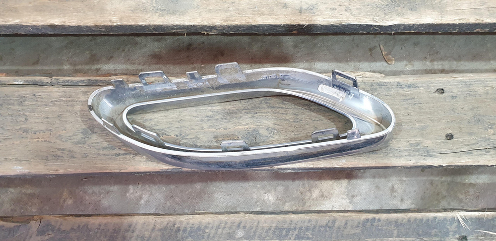 Накладка юбки заднего бампера Mercedes GLS (X166) 15-19 Б/У Оригинал A0008850174