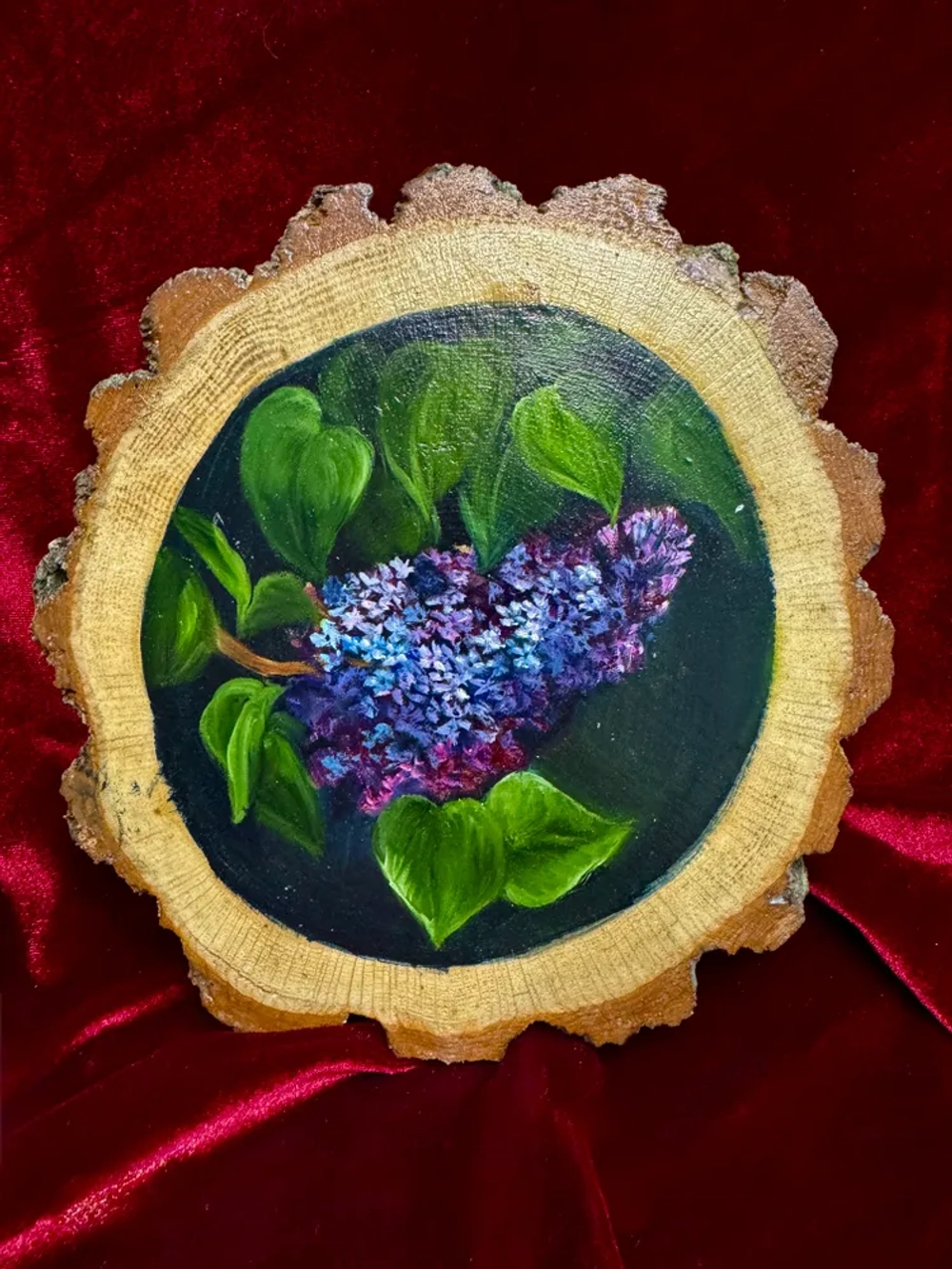 Картина «Веточка сирени» на срезе дуба с корой | Автор: Ефимова Ольга