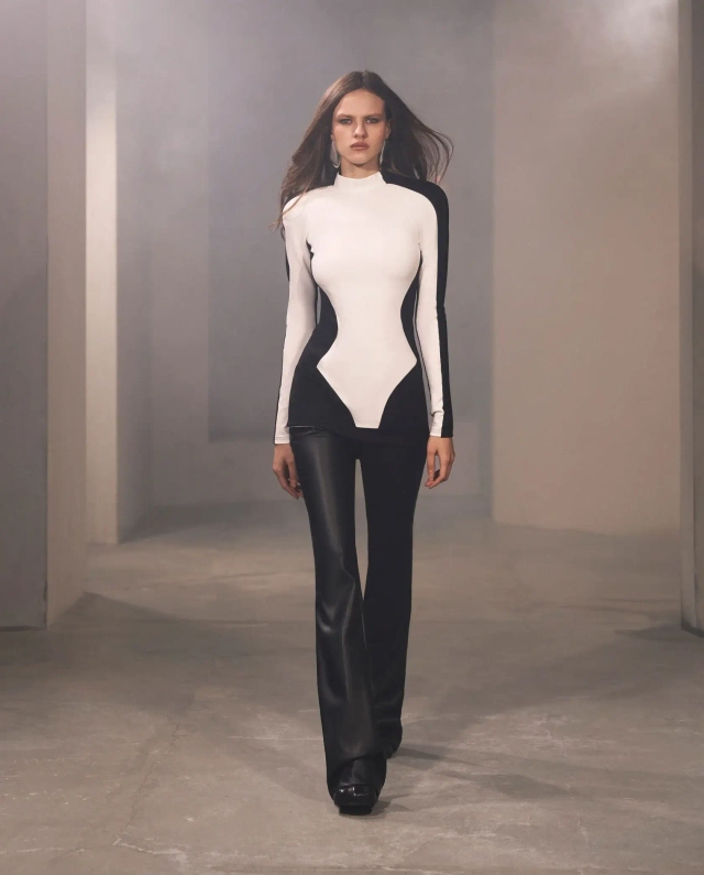 Мини-платье AMAR, Черно-Белый