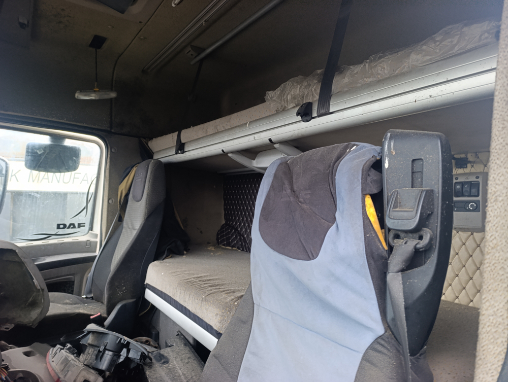 DAF XF 4x2 Седельный тягач FT XF 105 460 (Дизельный, 12,9 л, 462 л.с., МТ)