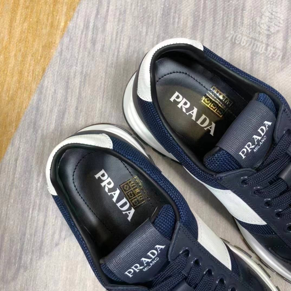Кроссовки Prada