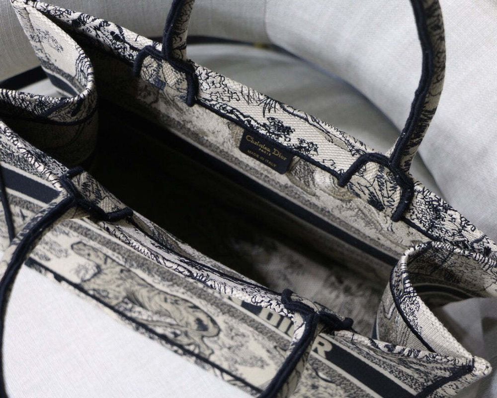 Christian Dior Book Tote 36 cm
