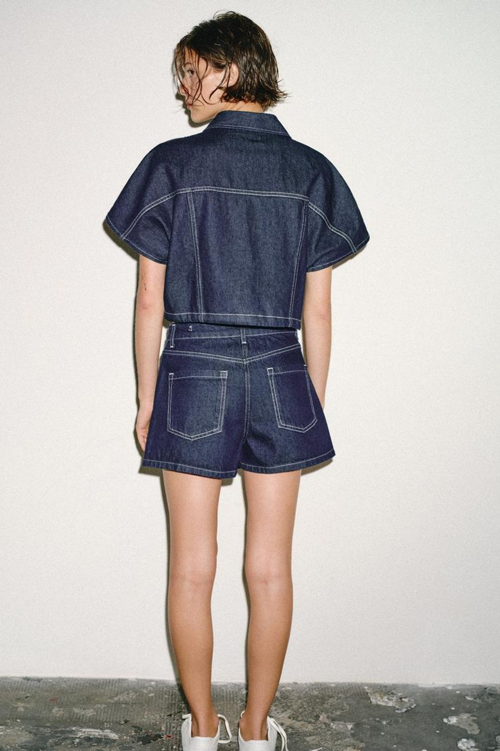 ZARA КОРОТКАЯ ДЖИНСОВАЯ РУБАШКА Z1975, СИНИЙ