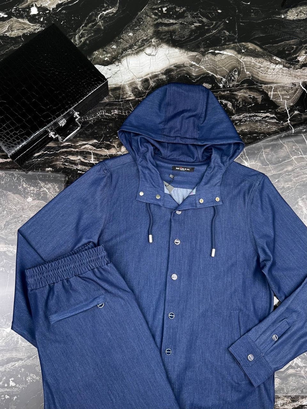 Джинсовый костюм Kiton