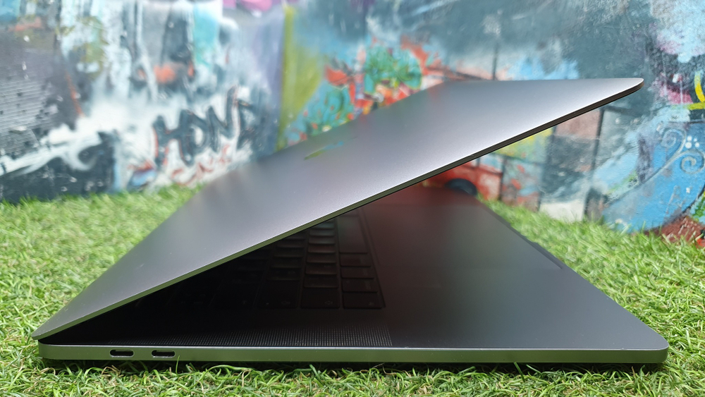 APPLE MacBook Pro 15" 2018 A1990 Retina i7/16Gb/256Gb