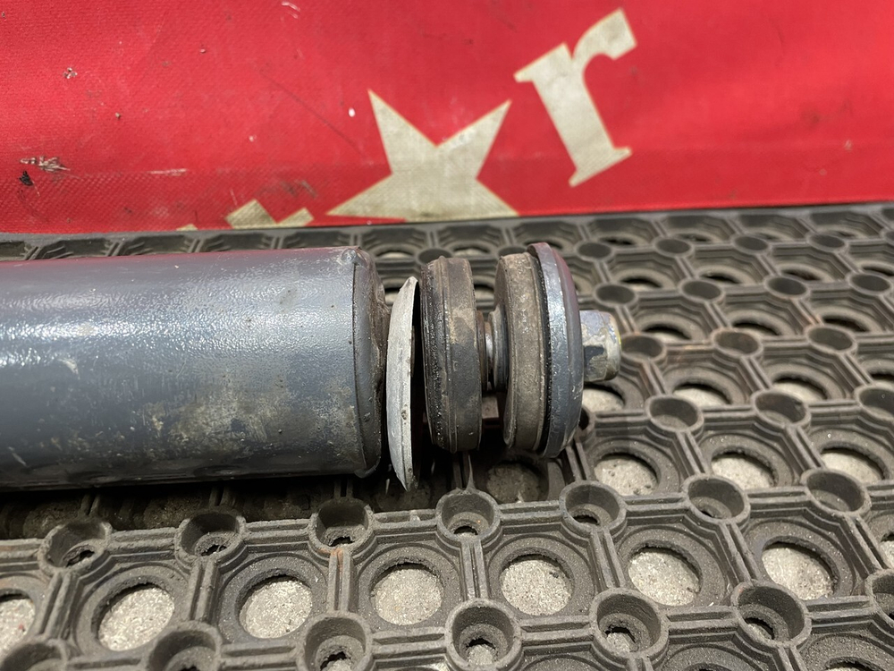 Амортизатор передний 2023г