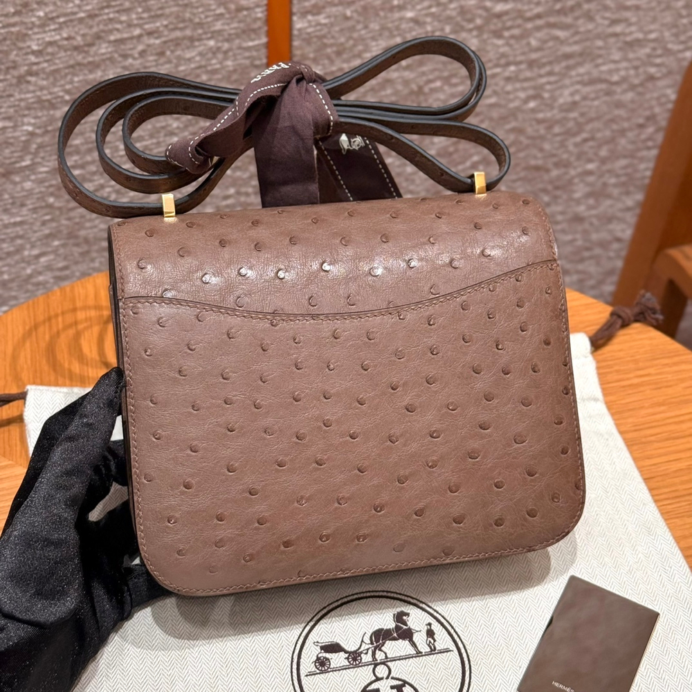 Hermes Constance 18