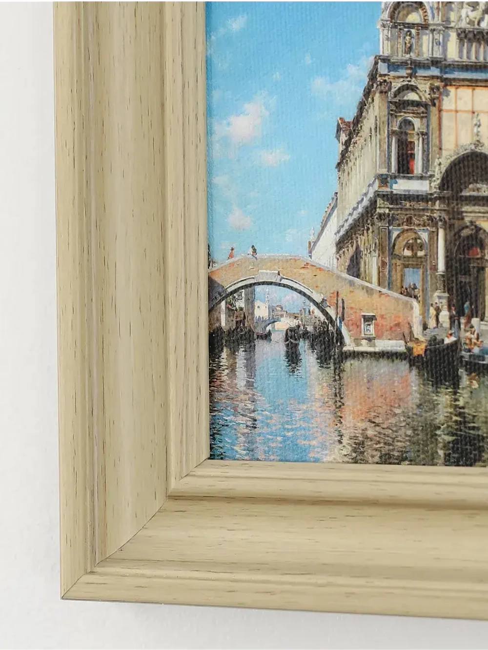 Картина настенная интерьерная в раме