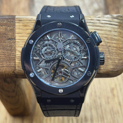 Часы Hublot
