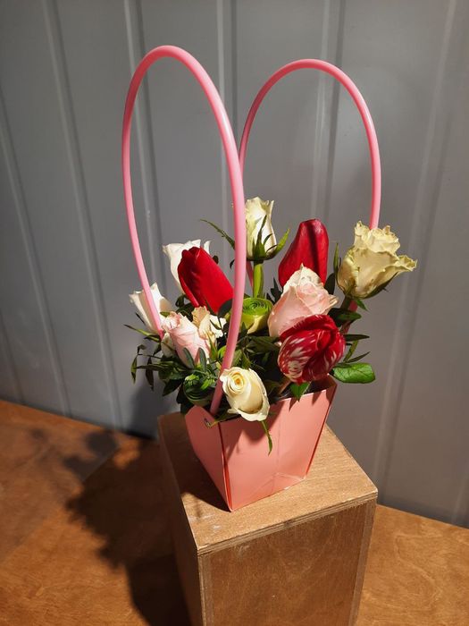 Сумочка с тюльпанами