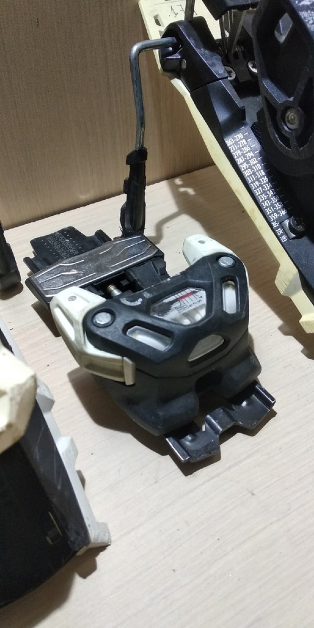 Горнолыжные крепления Tyrolia Attack 13