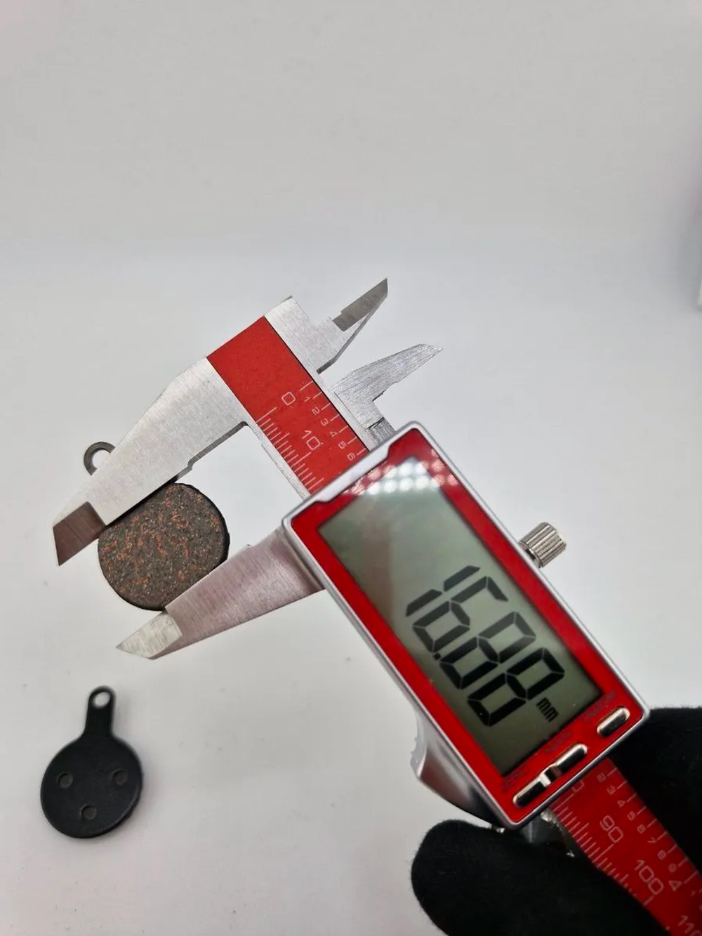 - t Тормозные колодки для велосипеда и электросамоката TP-07С