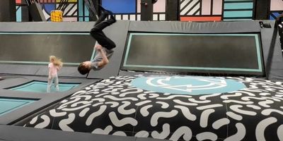 Надувная подушка зоны приземления батутных парков - на съёмных грибках - УСИЛЕННАЯ - НИЗКАЯ - ЕВРО-СТАНДАРТ