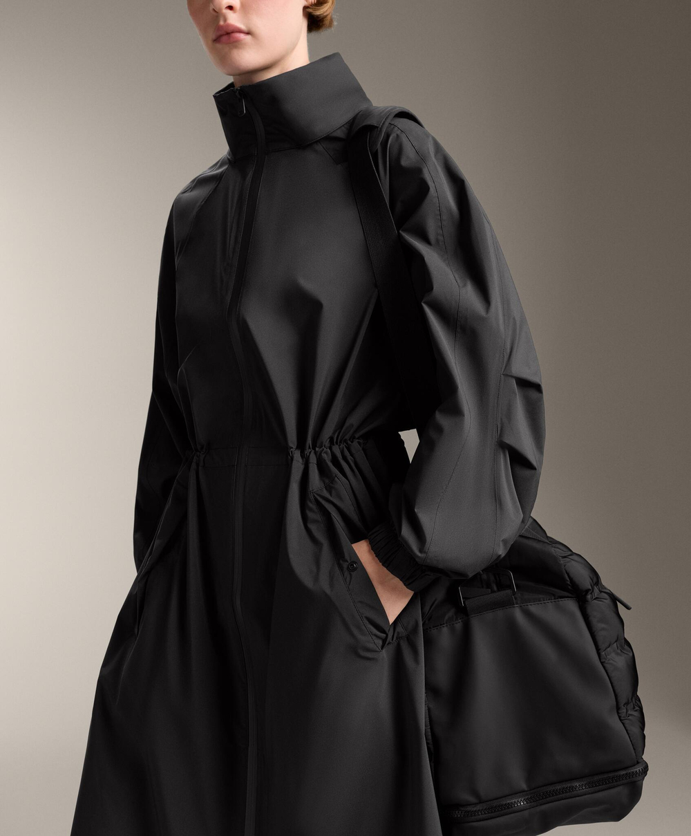 Oysho Ультралегкий компактный плащ, черный