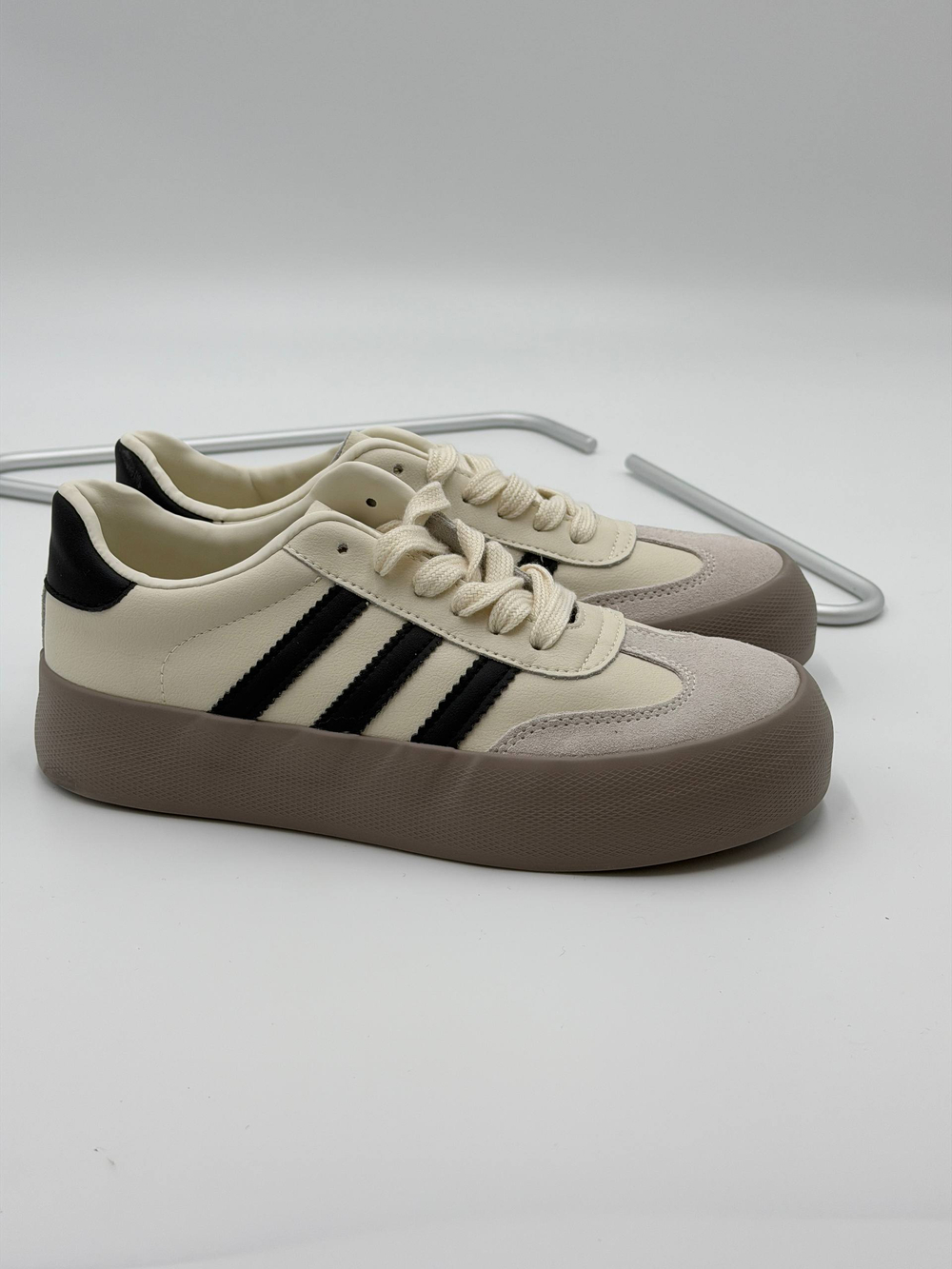 Кроссовки женские натуральная кожа арт. 358-2 цвет "бежевый,чёрный"