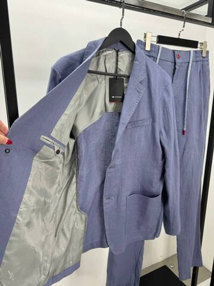 Льняной костюм Kiton
