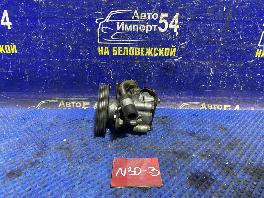 Насос ГУР NISSAN R'NESSA 2000