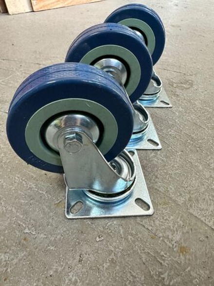 Колесо серое поворотное 75 мм (SCG93)