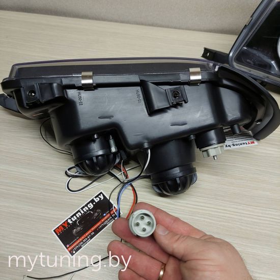 Передние фары ANGEL EYES BLACK для Audi 80 B4