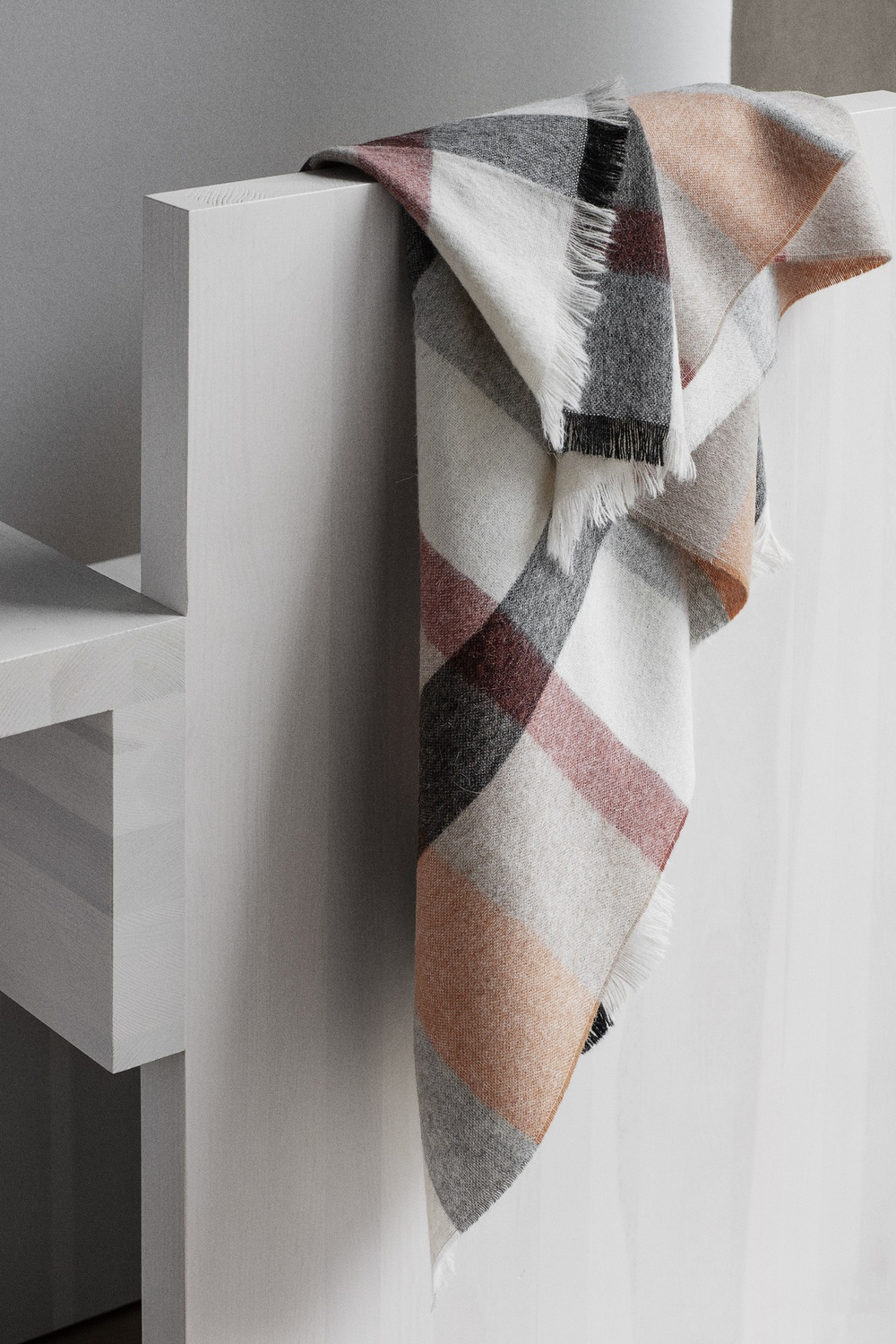 Плед 130x190 Elvang Intersection rusty red-white-grey фото