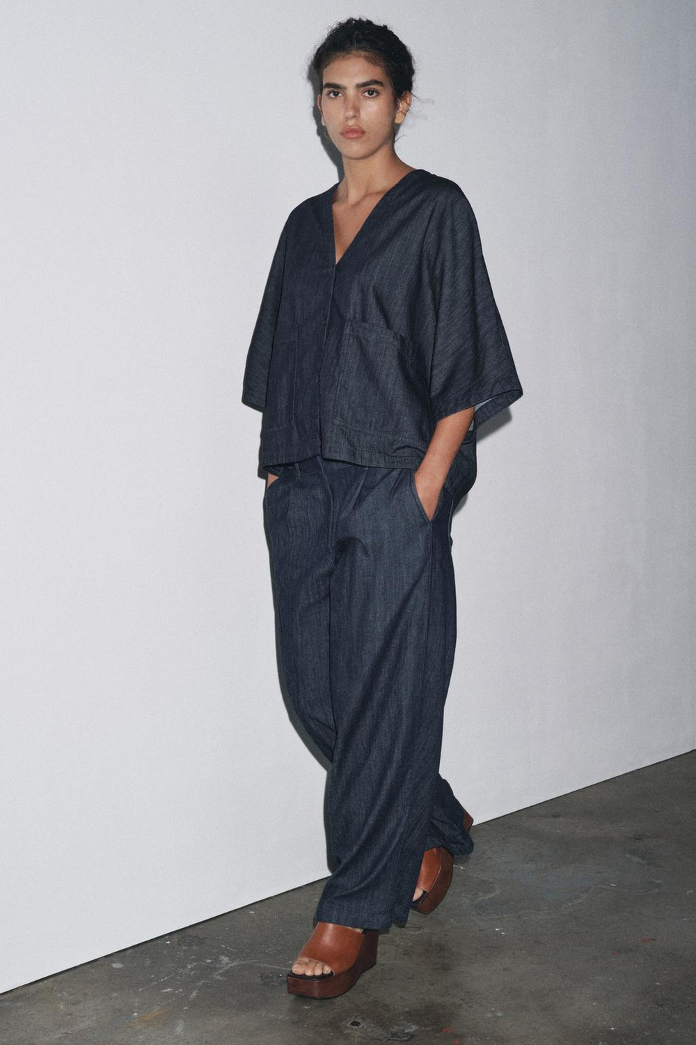 ZARA СВОБОДНАЯ ДЖИНСОВАЯ РУБАШКА — ZW COLLECTION, СИНИЙ