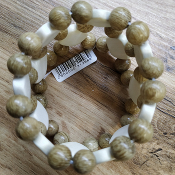 Браслет деревянный Ромбик 2-х рядка, шар коричневый, ромб белый, ширина 45 мм