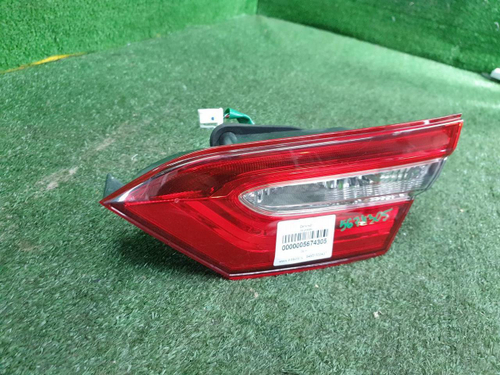 Фонарь правый внут Toyota Camry xv70 17-нв галоген