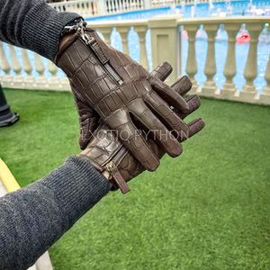 Перчатки из крокодила