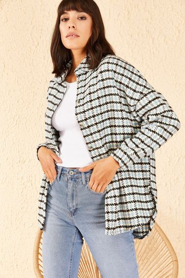 Qadın üçün böyük cibli, damalı, uzun qollu köynək 10701002